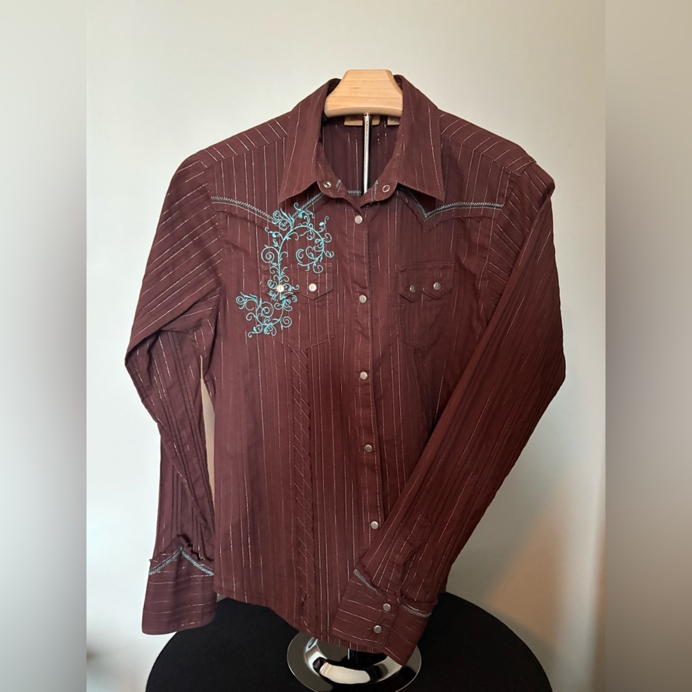 Wrangler Western Ladies Crinkle Striped Shirt w/Embroidery Details Size M